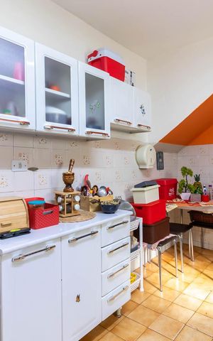 Casa à venda com 140m², 5 quartos e 2 vagasEdícula - Cozinha