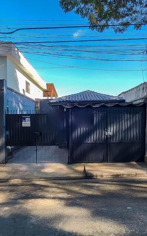 Casa à venda com 140m², 5 quartos e 2 vagasFachada