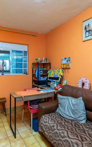 Casa à venda com 140m², 5 quartos e 2 vagasEdícula - Sala