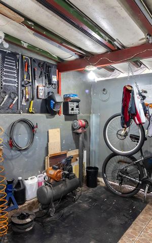 Casa à venda com 140m², 5 quartos e 2 vagasGaragem