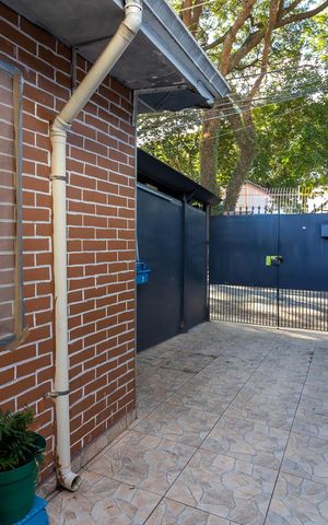 Casa à venda com 140m², 5 quartos e 2 vagasGaragem