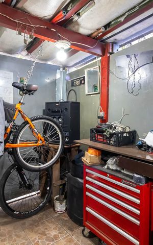 Casa à venda com 140m², 5 quartos e 2 vagasGaragem