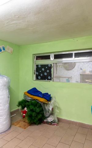 Casa à venda com 140m², 5 quartos e 2 vagasEdícula - Quarto 3