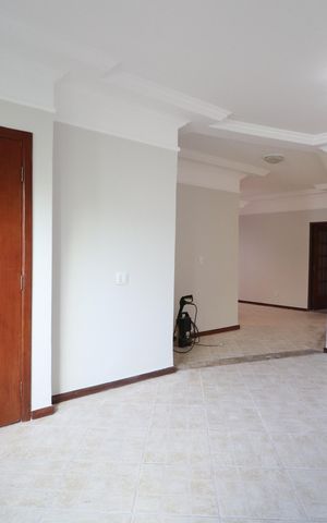 Casa para alugar com 200m², 4 quartos e 2 vagasSala