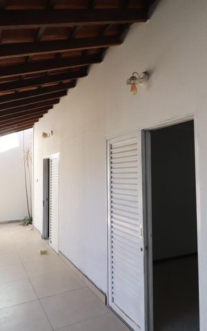 Casa para alugar com 200m², 4 quartos e 2 vagasVaranda