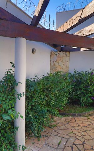Casa para alugar com 200m², 4 quartos e 2 vagasQuintal
