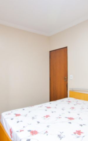 Casa à venda com 242m², 5 quartos e 2 vagasQuarto 2 