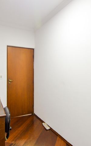 Casa à venda com 242m², 5 quartos e 2 vagasQuarto 3 