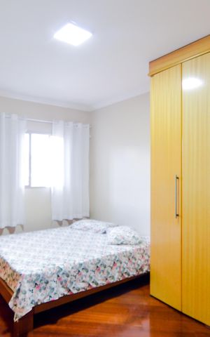 Casa à venda com 242m², 5 quartos e 2 vagasQuarto 1 - Suíte 
