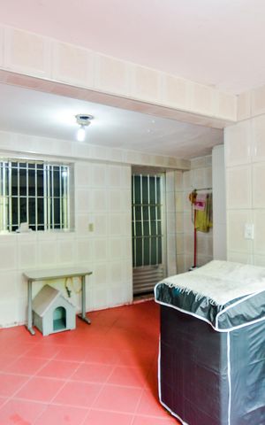 Casa à venda com 242m², 5 quartos e 2 vagasÁrea de Serviço
