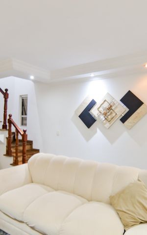 Casa à venda com 242m², 5 quartos e 2 vagasSala