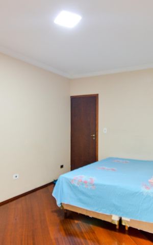 Casa à venda com 242m², 5 quartos e 2 vagasQuarto 5  - Suíte 