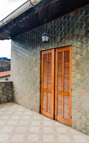 Casa à venda com 242m², 5 quartos e 2 vagasVaranda  da Suíte 