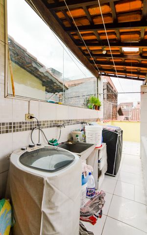 Casa à venda com 242m², 5 quartos e 2 vagasÁrea de Serviço