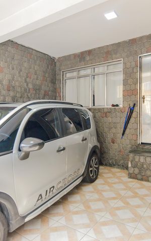 Casa à venda com 242m², 5 quartos e 2 vagasGaragem 