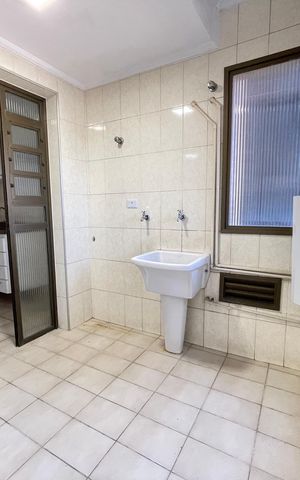 Apartamento à venda com 94m², 3 quartos e 2 vagas Apartamento à venda com 94m², 3 quartos e 2 vagasÁrea de Serviço