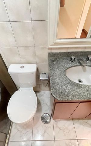 Apartamento à venda com 94m², 3 quartos e 2 vagas Apartamento à venda com 94m², 3 quartos e 2 vagasBanheiro 1