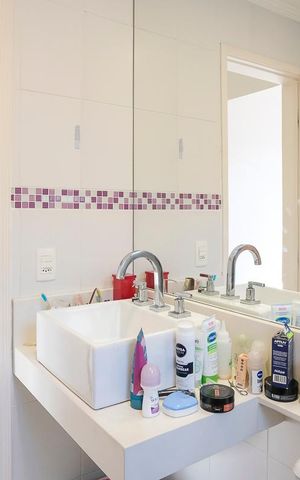 Apartamento à venda com 76m², 2 quartos e 1 vagaBanheiro da suíte