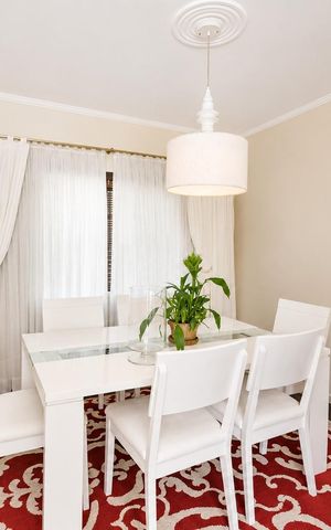 Casa para alugar com 340m², 4 quartos e 5 vagas Casa para alugar com 340m², 4 quartos e 5 vagasCopa