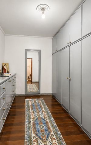 Casa para alugar com 340m², 4 quartos e 5 vagas Casa para alugar com 340m², 4 quartos e 5 vagasCorredor