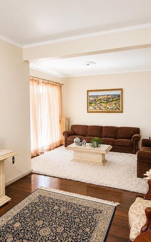 Casa para alugar com 340m², 4 quartos e 5 vagas Casa para alugar com 340m², 4 quartos e 5 vagasSala 2