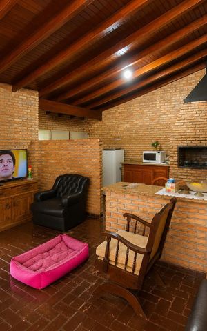 Casa para alugar com 340m², 4 quartos e 5 vagas Casa para alugar com 340m², 4 quartos e 5 vagasÁrea externa