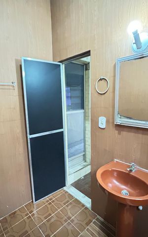 Casa para alugar com 80m², 2 quartos e sem vagaBanheiro social