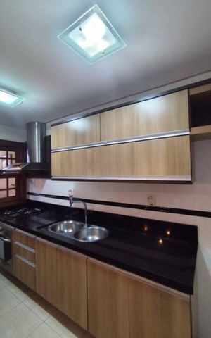 Casa para alugar com 195m², 3 quartos e 4 vagas Casa para alugar com 195m², 3 quartos e 4 vagasCozinha