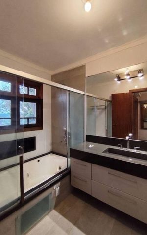 Casa para alugar com 195m², 3 quartos e 4 vagas Casa para alugar com 195m², 3 quartos e 4 vagasBanheiro 1