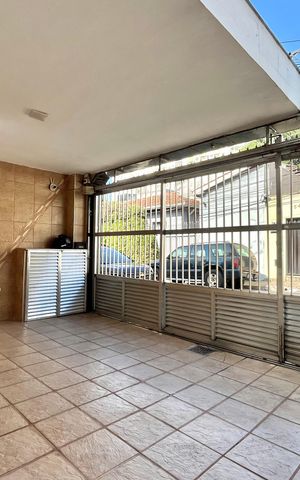 Casa para alugar com 300m², 3 quartos e 1 vaga Casa para alugar com 300m², 3 quartos e 1 vagaGaragem