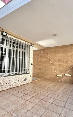 Casa para alugar com 300m², 3 quartos e 1 vaga Casa para alugar com 300m², 3 quartos e 1 vagaGaragem