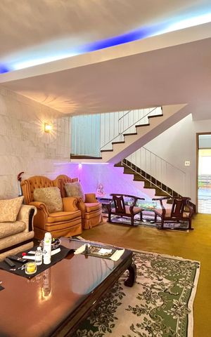Casa para alugar com 300m², 3 quartos e 1 vaga Casa para alugar com 300m², 3 quartos e 1 vagaSala