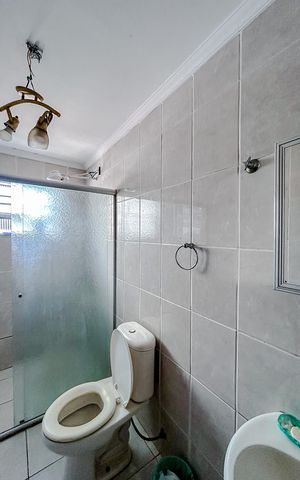 Casa à venda com 150m², 4 quartos e 1 vagaBanheiro