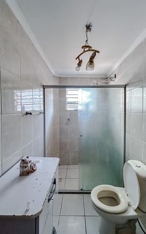 Casa à venda com 150m², 4 quartos e 1 vagaBanheiro