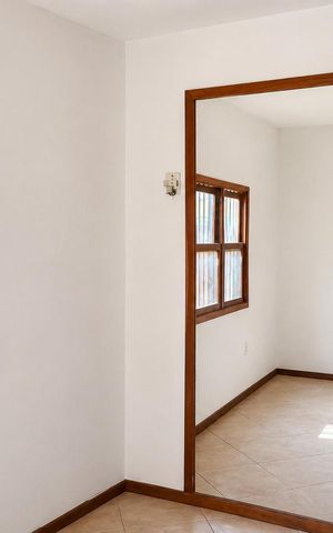 Casa à venda com 115m², 4 quartos e 1 vaga Casa à venda com 115m², 4 quartos e 1 vagaSala