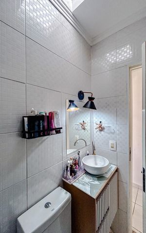 Casa à venda com 138m², 3 quartos e 2 vagasBanheiro