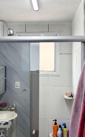 Apartamento à venda com 48m², 2 quartos e 1 vaga Apartamento à venda com 48m², 2 quartos e 1 vagaBanheiro Social
