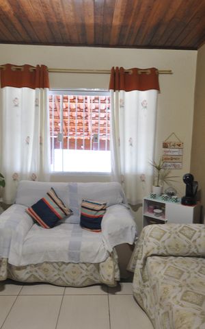 Casa à venda com 102m², 2 quartos e 1 vagaSala