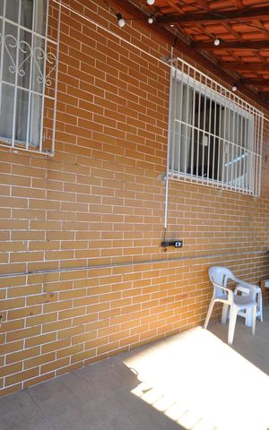 Casa à venda com 102m², 2 quartos e 1 vagaGaragem