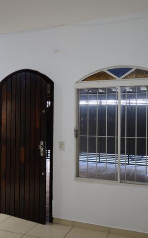 Casa à venda com 125m², 2 quartos e 2 vagasSala