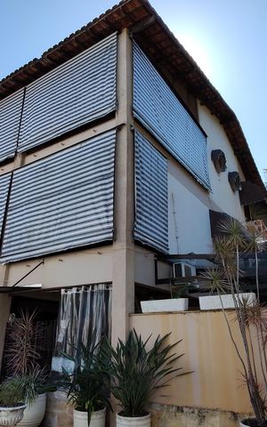 Casa à venda com 264m², 3 quartos e 3 vagas Casa à venda com 264m², 3 quartos e 3 vagasFachada