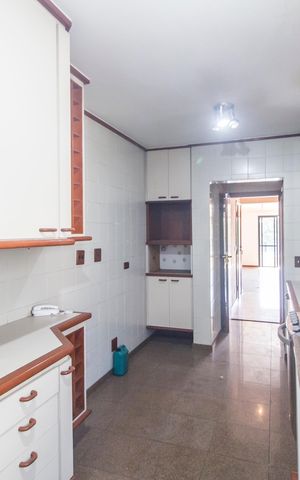 Apartamento para alugar com 153m², 2 quartos e 2 vagas Apartamento para alugar com 153m², 2 quartos e 2 vagasCozinha