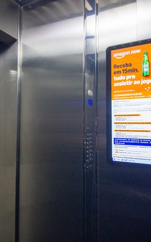 Apartamento à venda com 61m², 2 quartos e 1 vaga Apartamento à venda com 61m², 2 quartos e 1 vagaÁrea comum - Elevadores com Tele média
