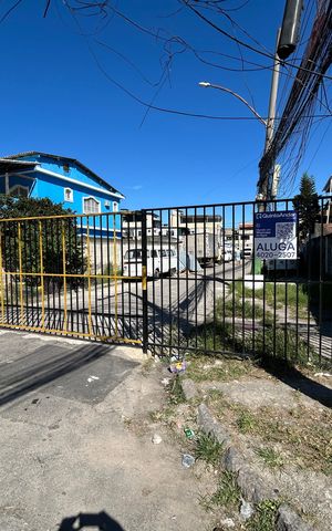 Casa para alugar com 120m², 2 quartos e sem vagaFachada + placa