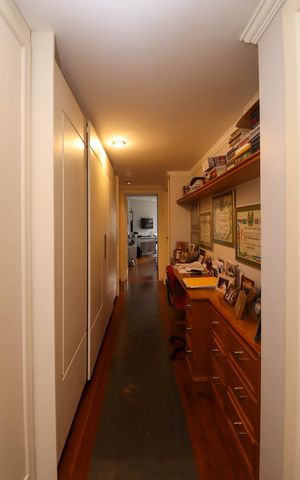 Apartamento à venda com 360m², 3 quartos e 5 vagas Apartamento à venda com 360m², 3 quartos e 5 vagasCorredor