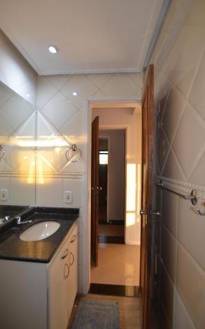 Apartamento à venda com 244m², 3 quartos e 2 vagasBanheiro da Suite