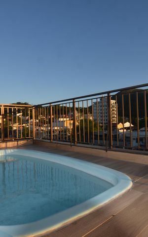 Apartamento à venda com 244m², 3 quartos e 2 vagasPiscina