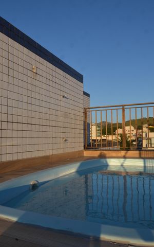 Apartamento à venda com 244m², 3 quartos e 2 vagasPiscina