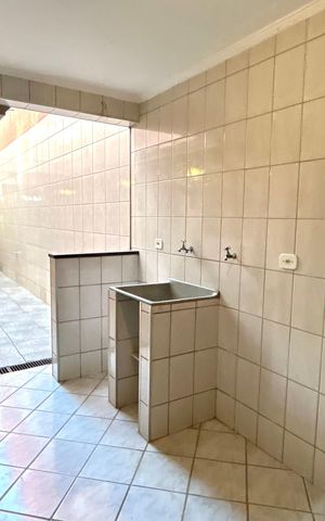 Casa à venda com 140m², 3 quartos e 3 vagas Casa à venda com 140m², 3 quartos e 3 vagasÁrea de Serviço
