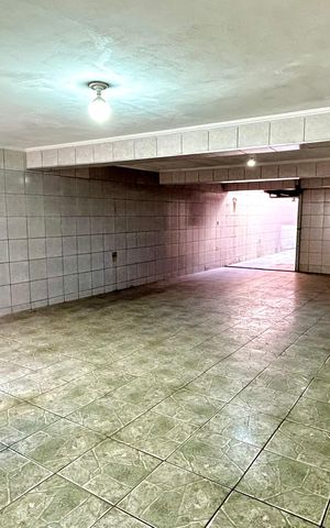Casa à venda com 140m², 3 quartos e 3 vagas Casa à venda com 140m², 3 quartos e 3 vagasGaragem